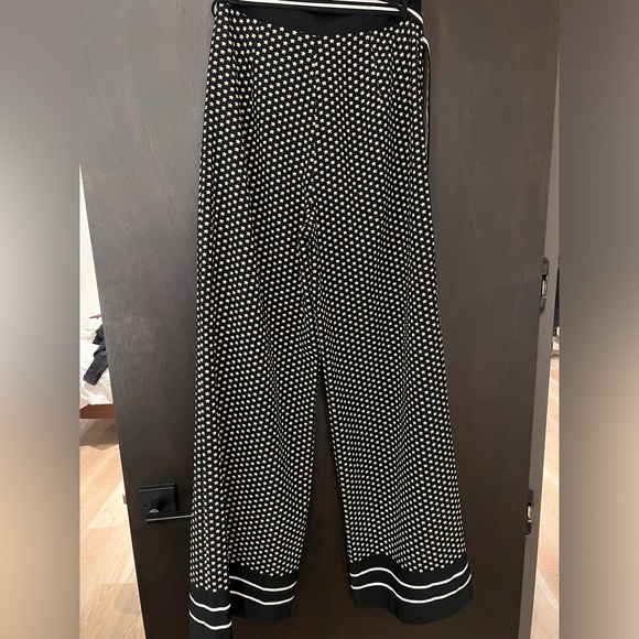 NWOT- Ted Baker - size 1- Wide Leg Pants Trousers - Dandelion Floral on Black - Picture 3 of 7